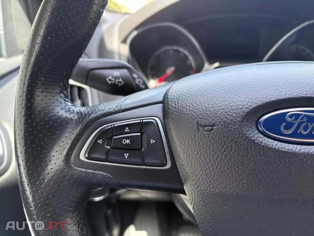 Ford Focus 2.0 EcoBoost ST c/ Pack Pele Desportiva