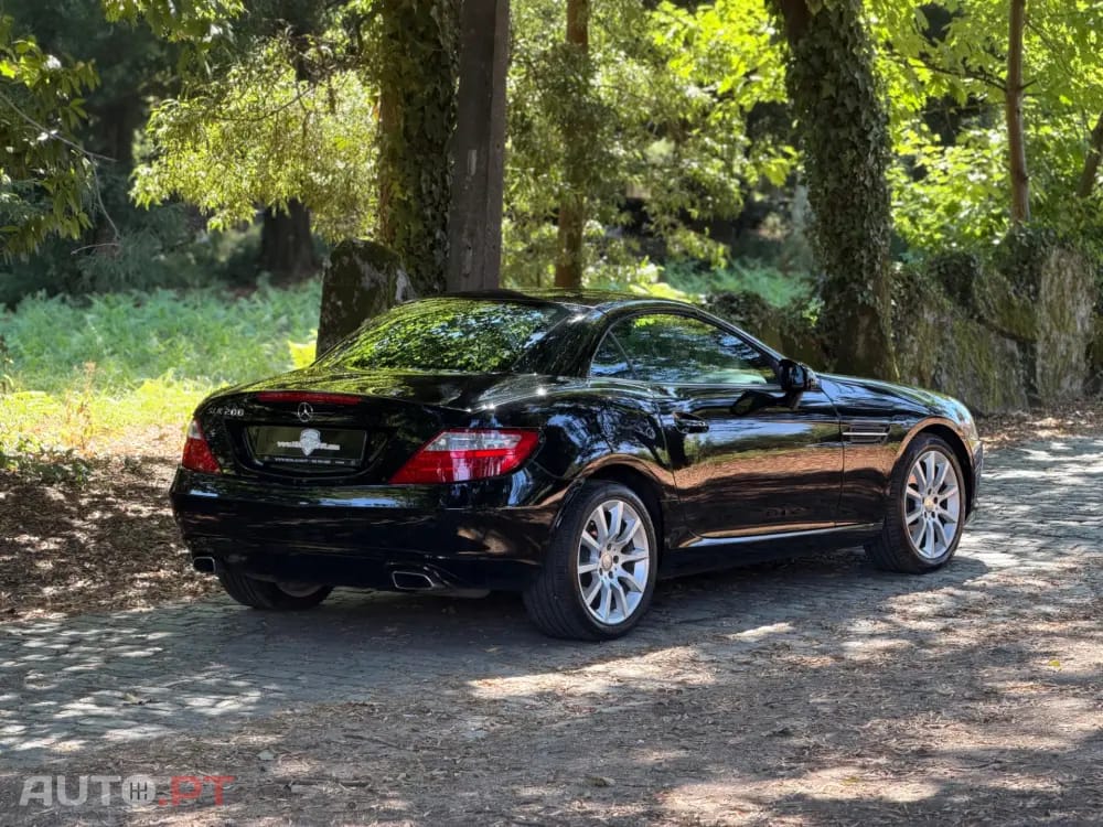 Mercedes-Benz SLK 200 Outro