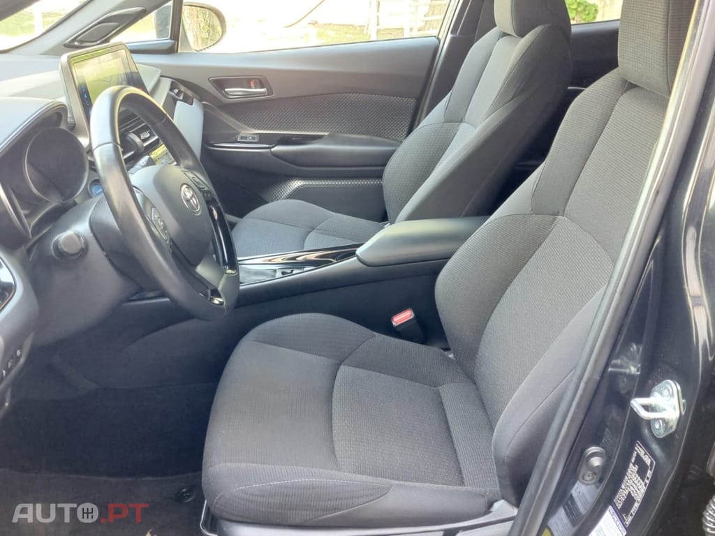 Toyota C-HR 1.8 Hybrid Exclusive