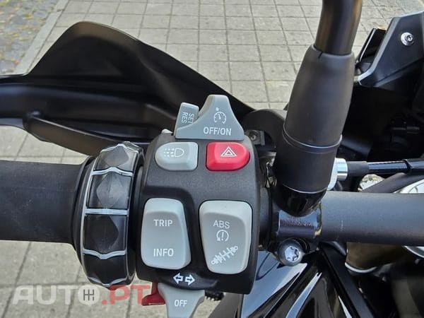 BMW S Triple black & Akrapovic
