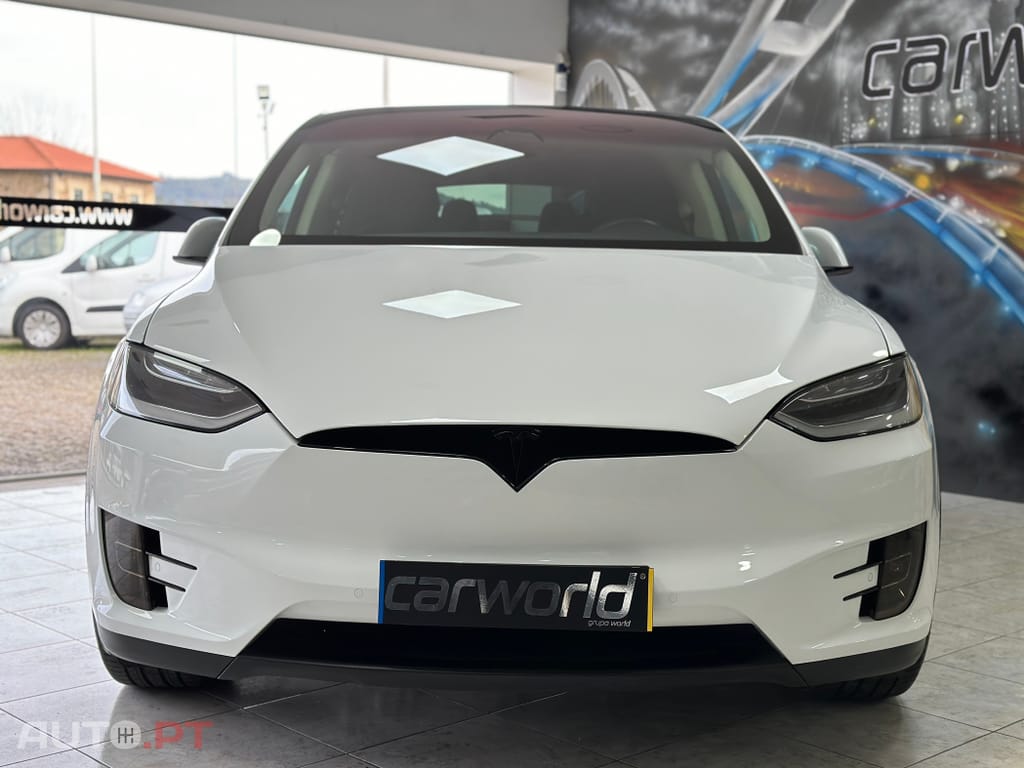 Tesla Model X Outro