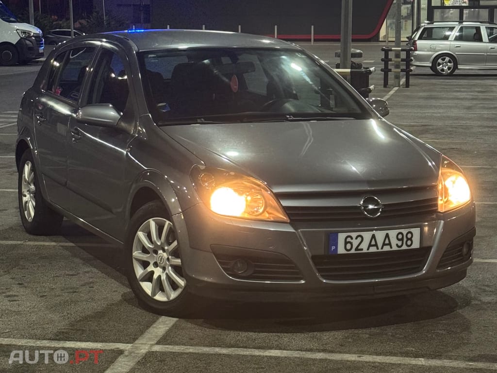 Opel Astra Elegance — fotografia 3