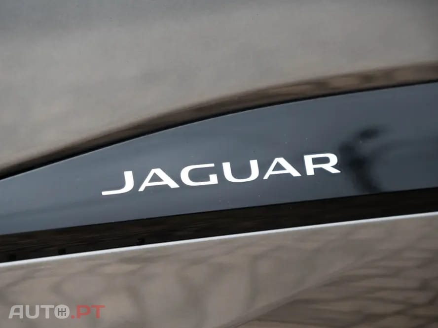 Jaguar I-Pace EV400 AWD SE