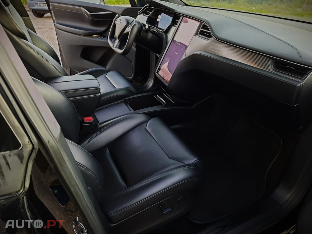 Tesla Model X 100D Autopilot