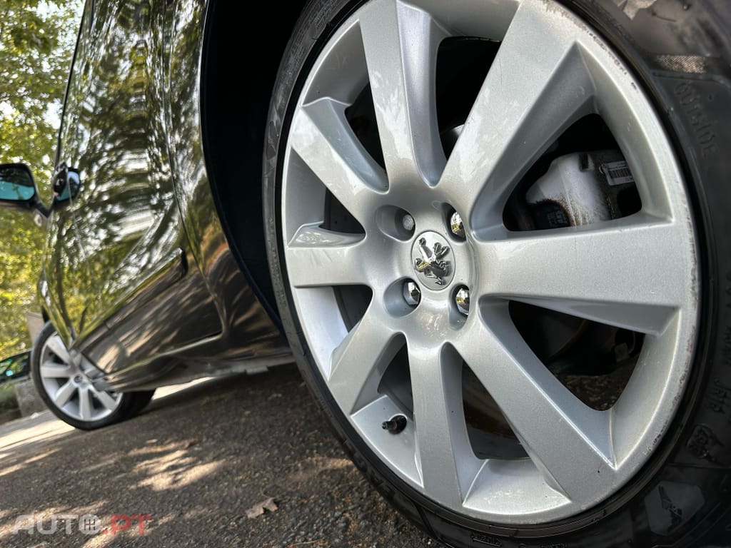 Peugeot 5008 1.6 e-HDi 7L Allure 2-Tronic 113g