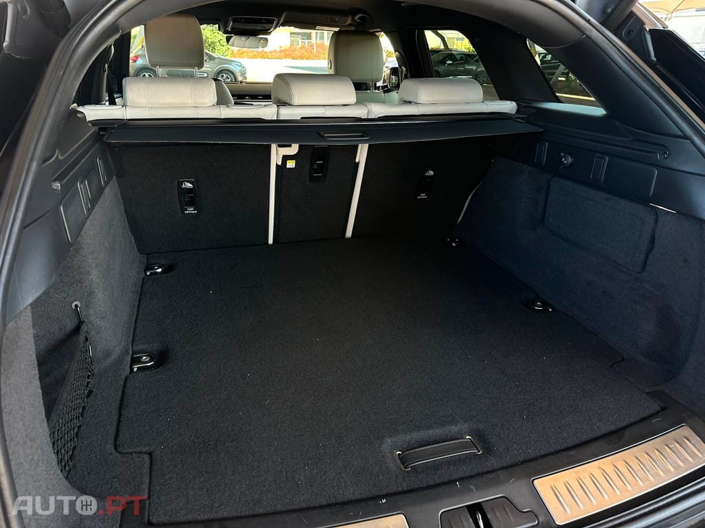 Land Rover Velar P400e R-Dynamic