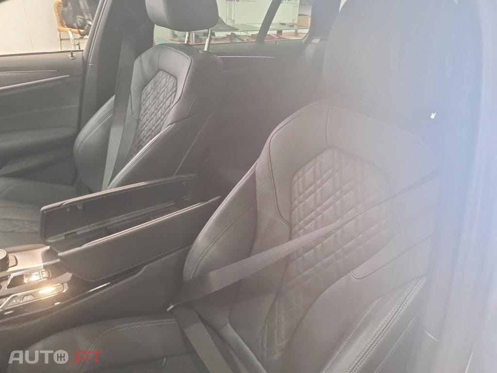 BMW 530 e Pack Desportivo M