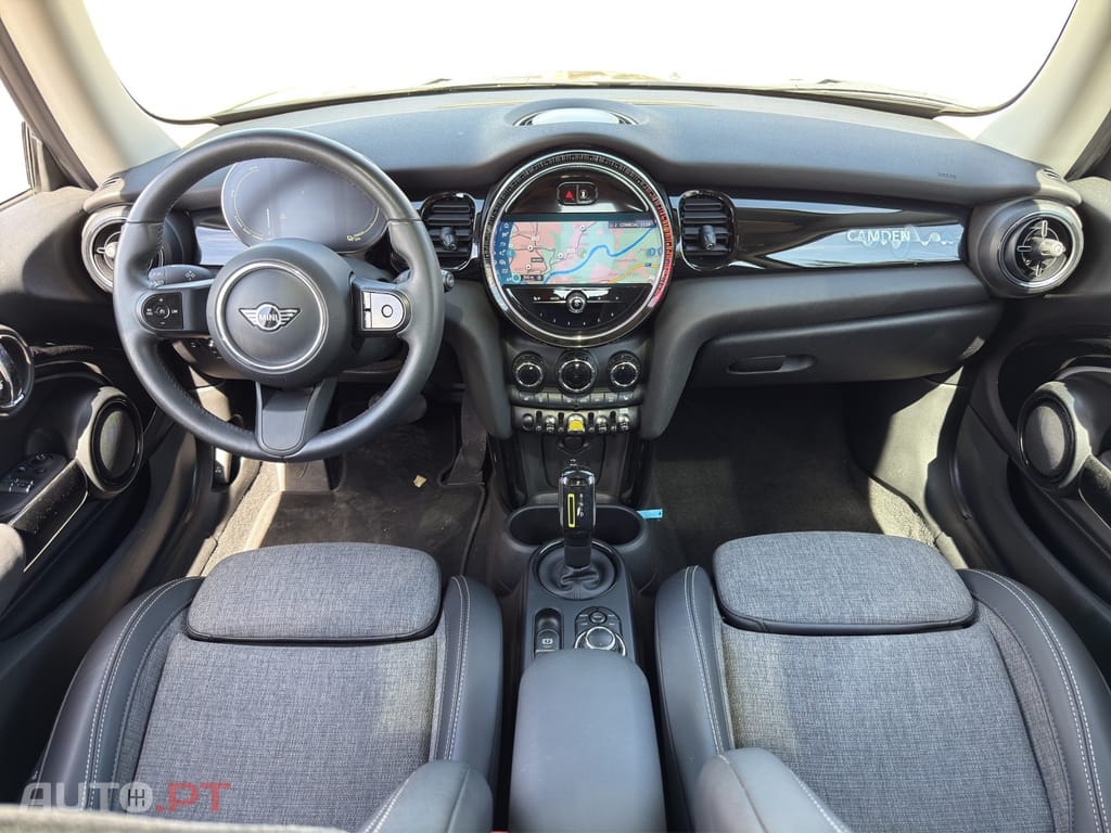 MINI Cooper Cooper SE Camden Edition