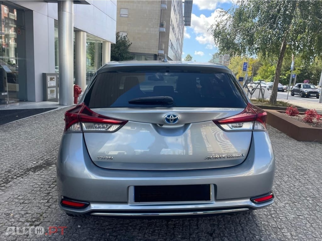 Toyota Auris 1.8 HSD Comfort +P.Techno+P.Sport