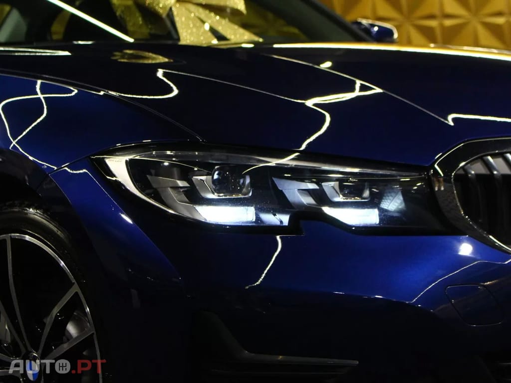BMW 330 Line Luxury Auto