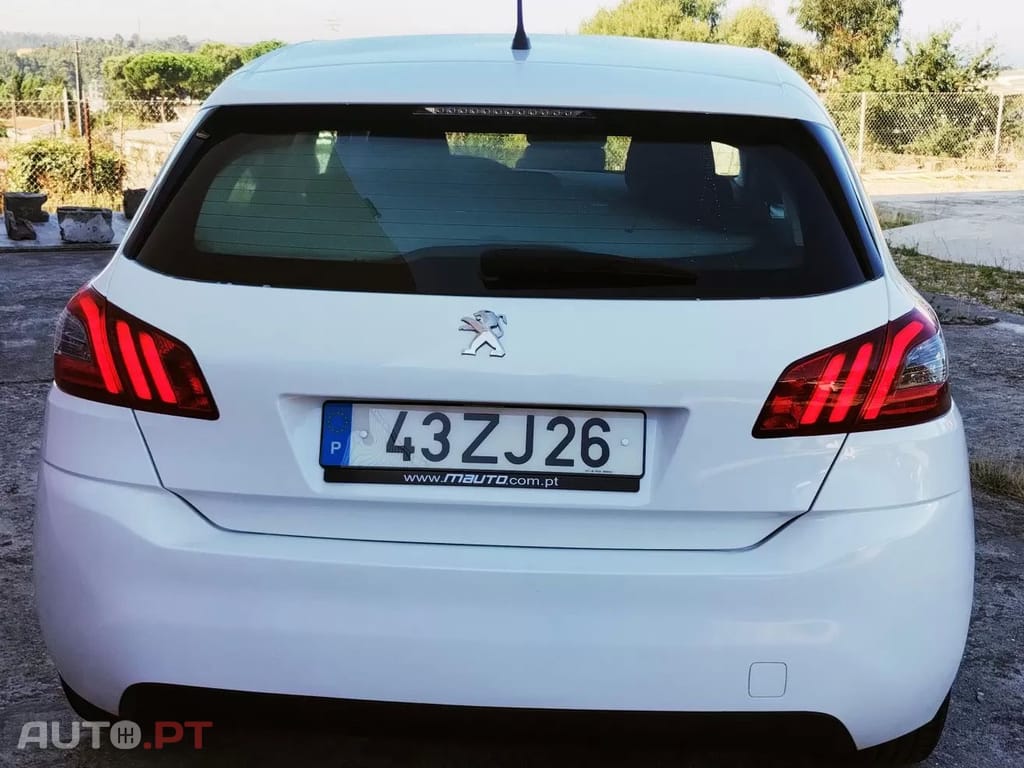Peugeot 308 1.5 BlueHDi Business Line