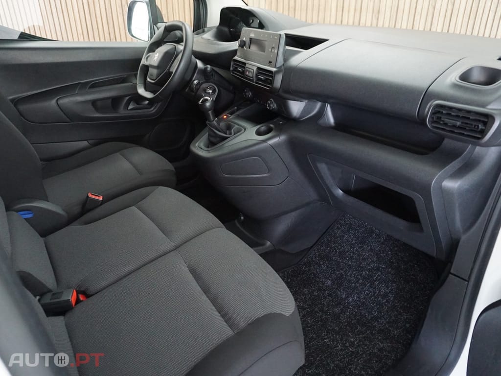 Peugeot Partner 1.5 BlueHDi Asphalt Standard