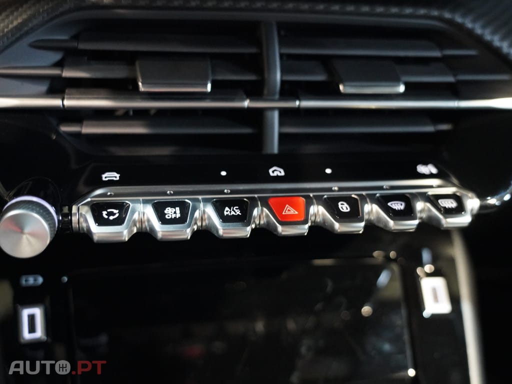 Peugeot 2008 1.2 Hybrid Allure e-DCS6