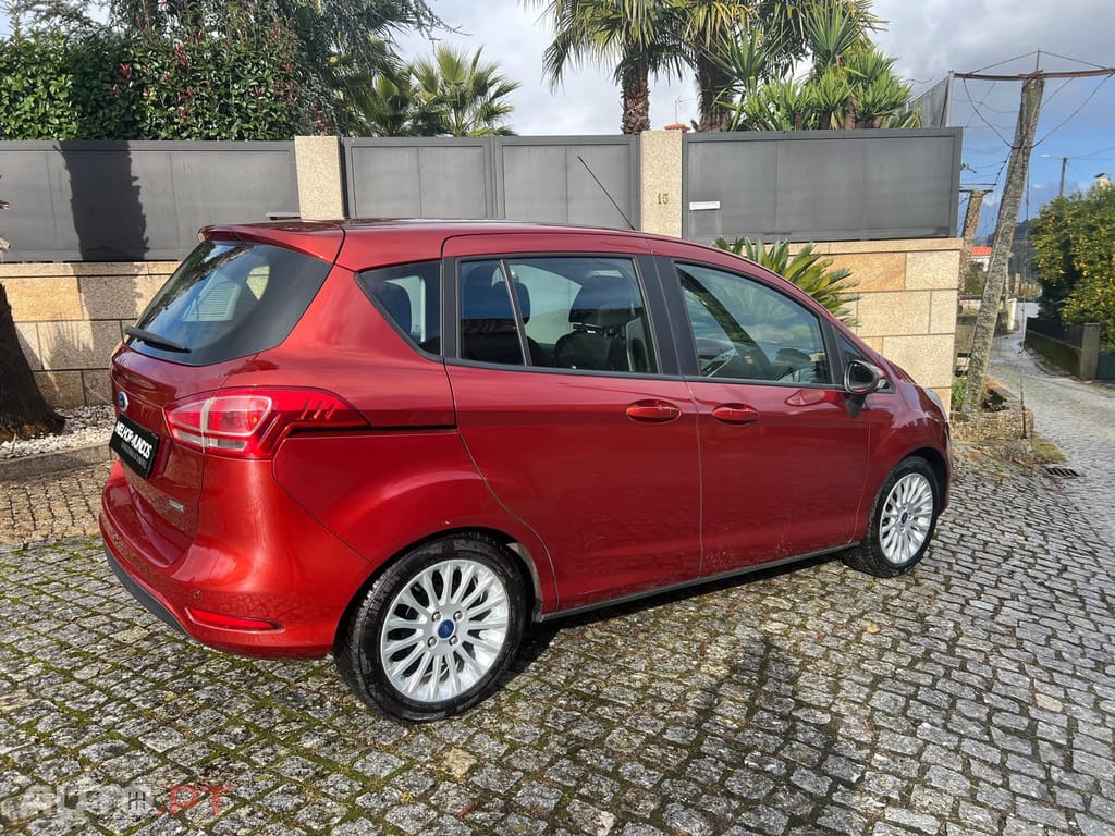 Ford B-Max 1.0 EcoBoost Titanium