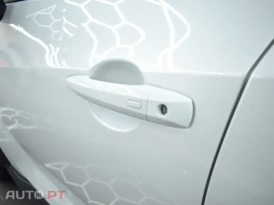 Nissan Juke 1.0 DIG-T N-Connecta Two Tone DCT