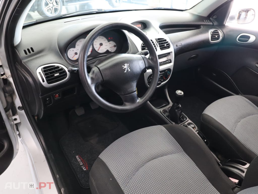 Peugeot 206 1.1 Color Line