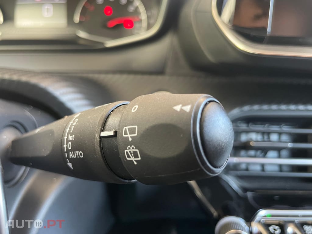Peugeot 2008 1.2 PureTech Allure Pack EAT8
