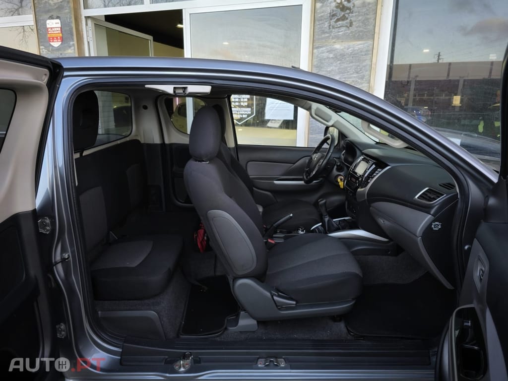 Mitsubishi L200 2.4 DI-D CD Instyle Strakar 4WD