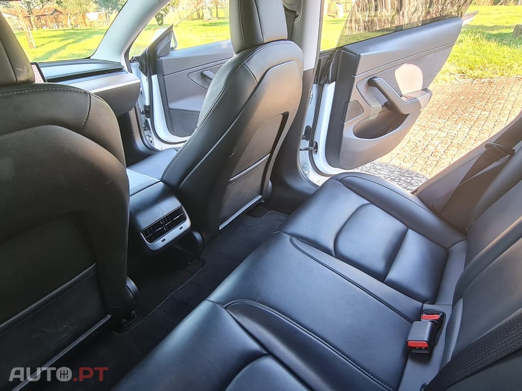 Tesla Model 3 Long-Range Dual Motor AWD