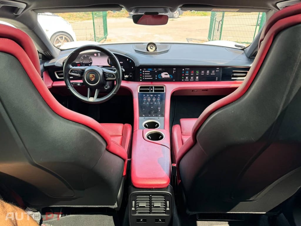 Porsche Taycan Base