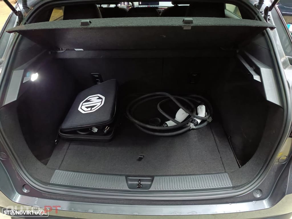 MG MG4 77 kWh Extended Range Luxury