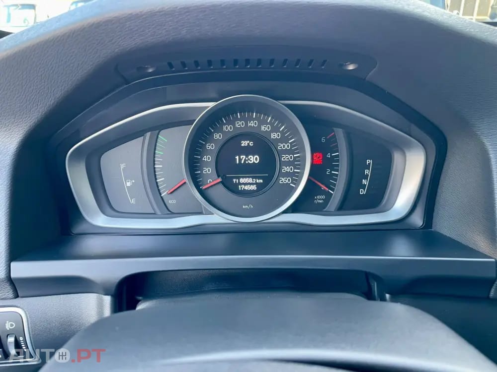 Volvo V60 1.6 D2 Drive Momentum Powershift Start/Stop
