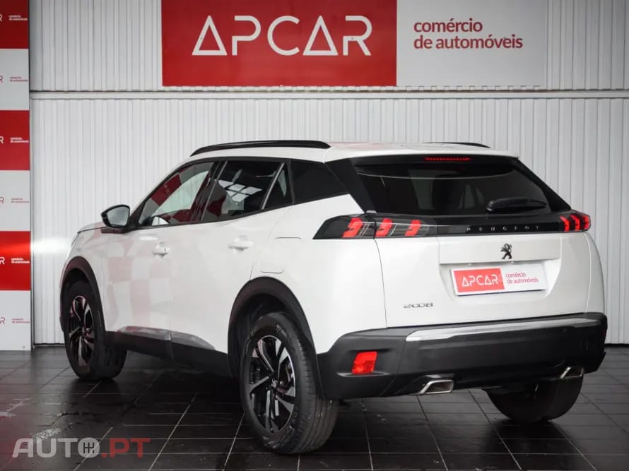Peugeot 2008 PureTech 130 EAT8 Allure
