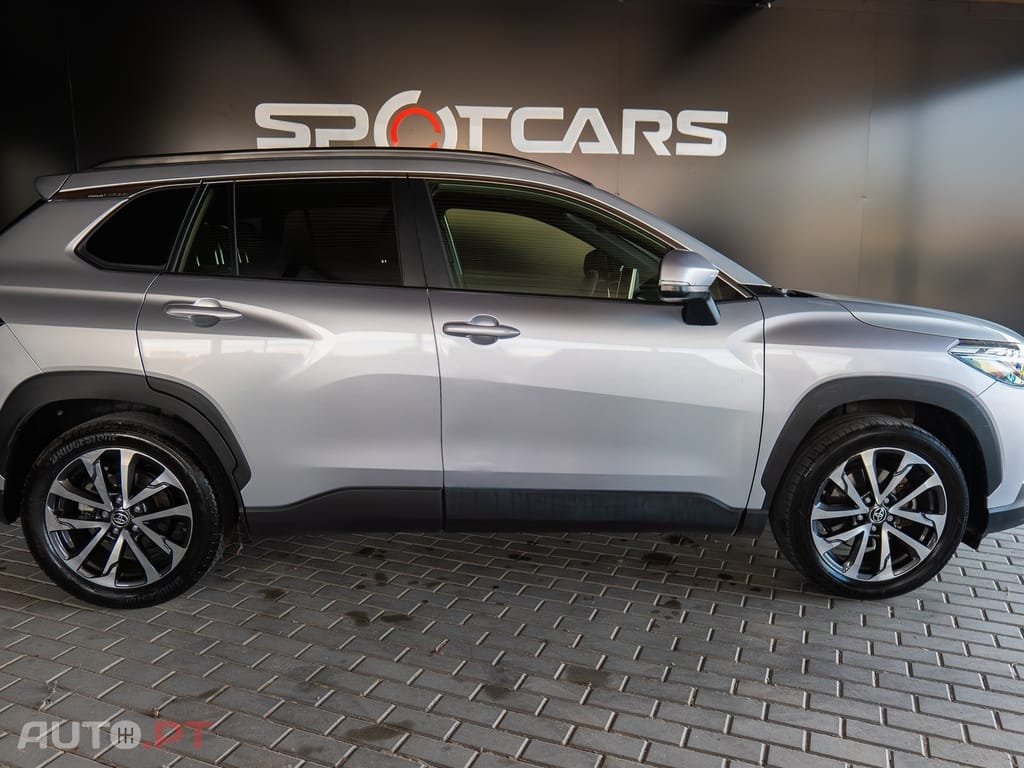 Toyota Corolla Cross 2.0 Hybrid Luxury