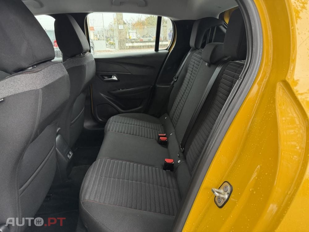 Peugeot E-208 50 kWh Allure Pack