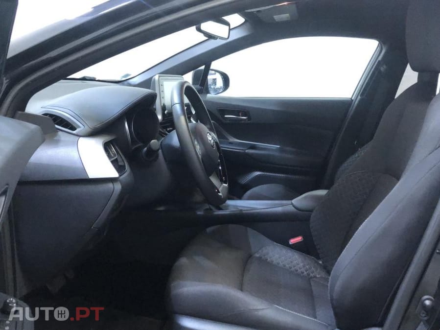 Toyota C-HR 1.8 Hybrid Dynamic Business