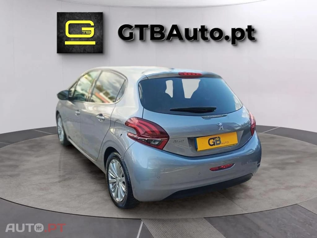 Peugeot 208 1.2 Allure EAT6