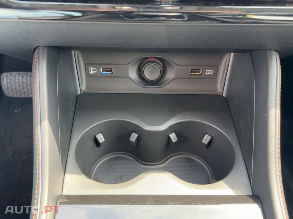 MG EHS PHEV Luxury  