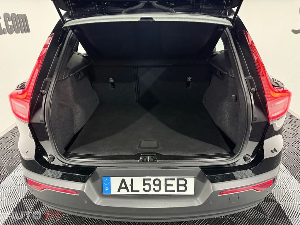 Volvo XC40 1.5 T2 Momentum Plus