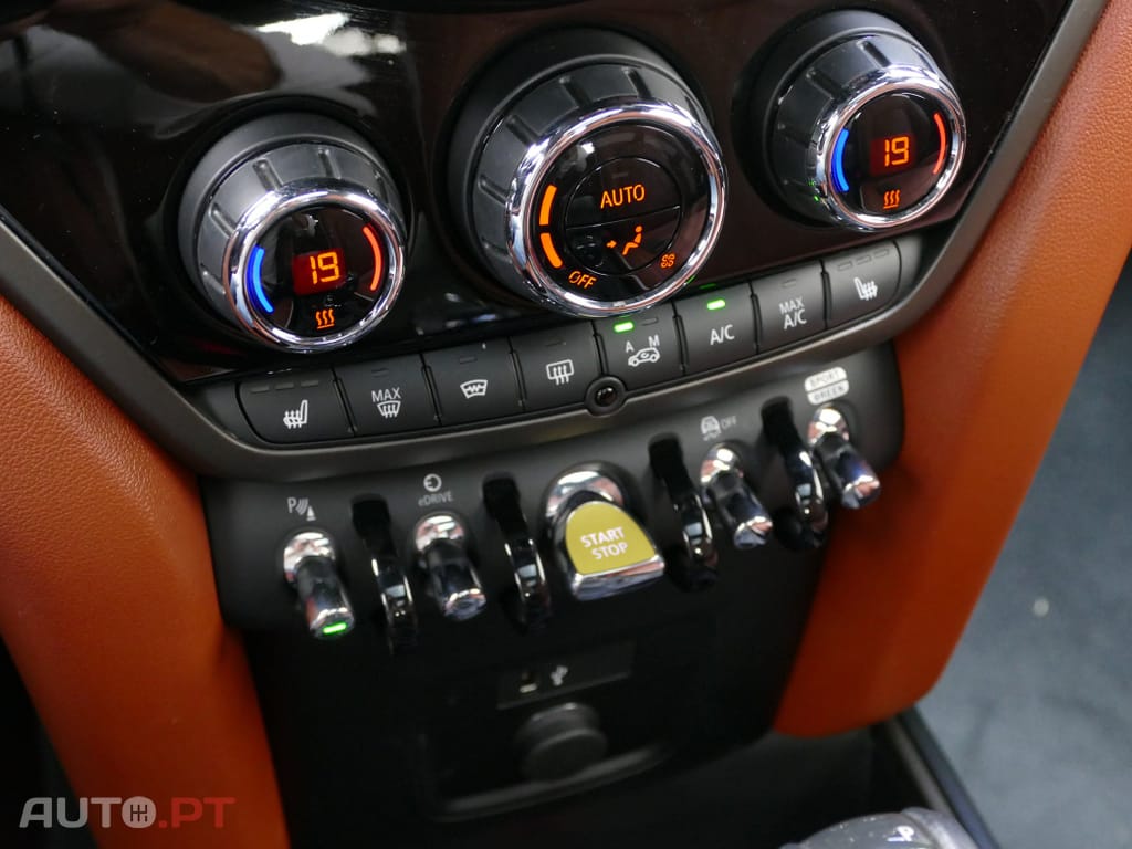 MINI Countryman Cooper SE ALL4 Classic Auto