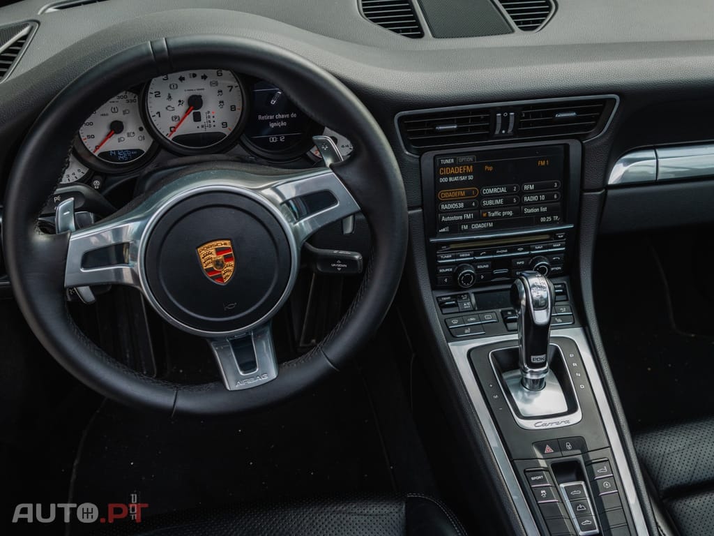 Porsche 911 Carrera 4 Cabriolet PDK Black Edition