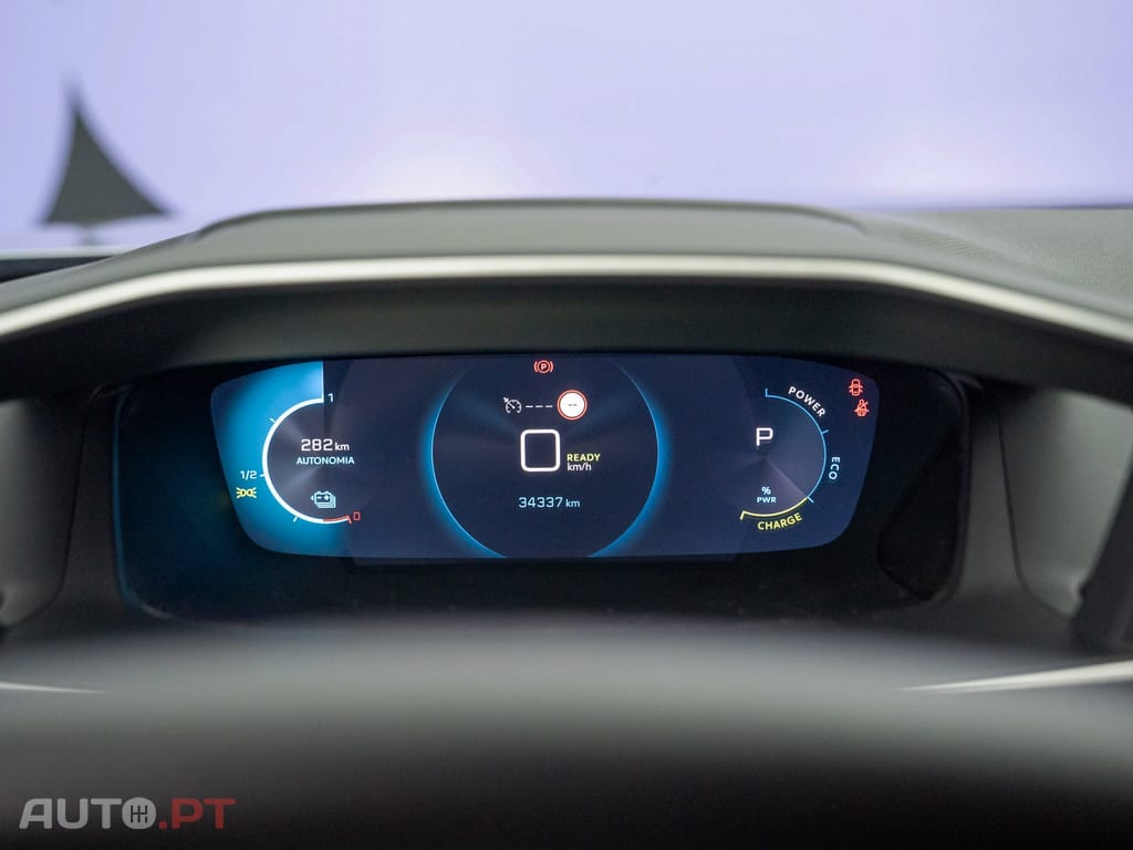 Peugeot E-2008 50 kWh Allure Pack
