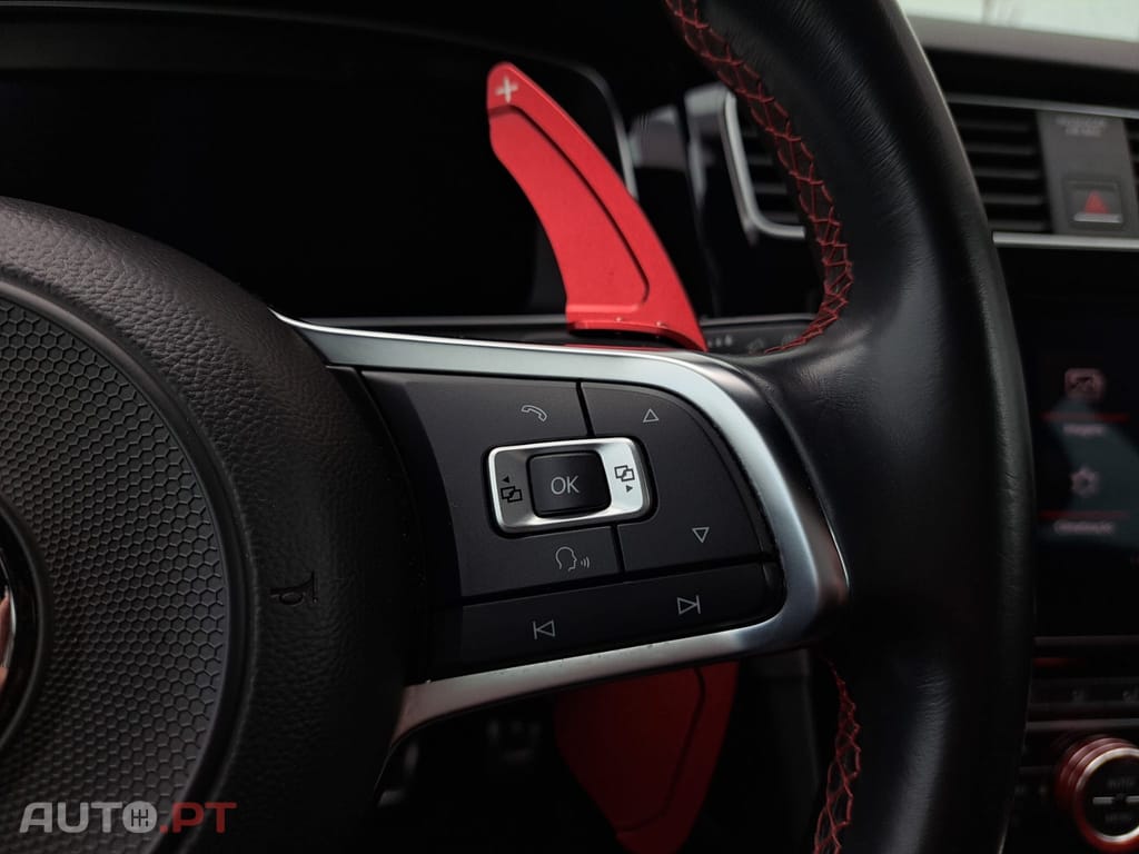 Volkswagen Golf 2.0 TSI GTI DSG Performance