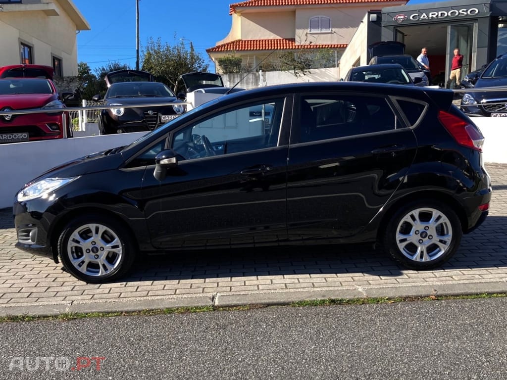 Ford Fiesta 1.0 EcoBoost S&S TITANIUM
