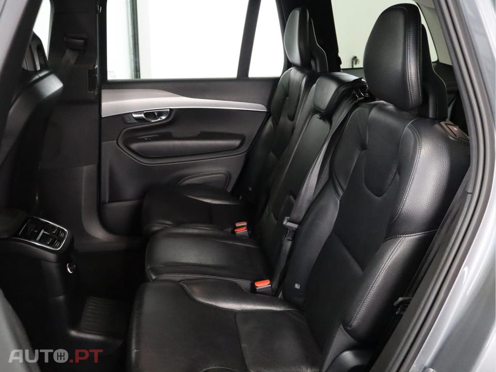 Volvo XC90 T8 Phev Momentum 4WD