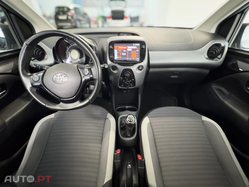 Toyota Aygo 1.0 X-Play Plus