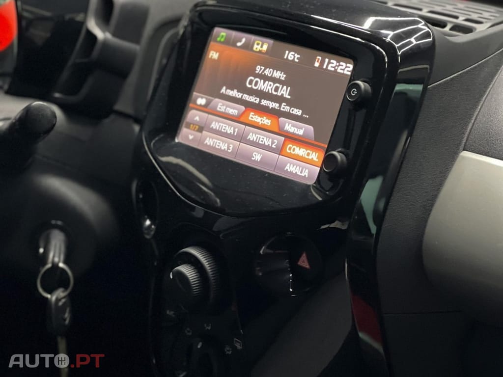 Citroen C1 1.2 VTi Shine