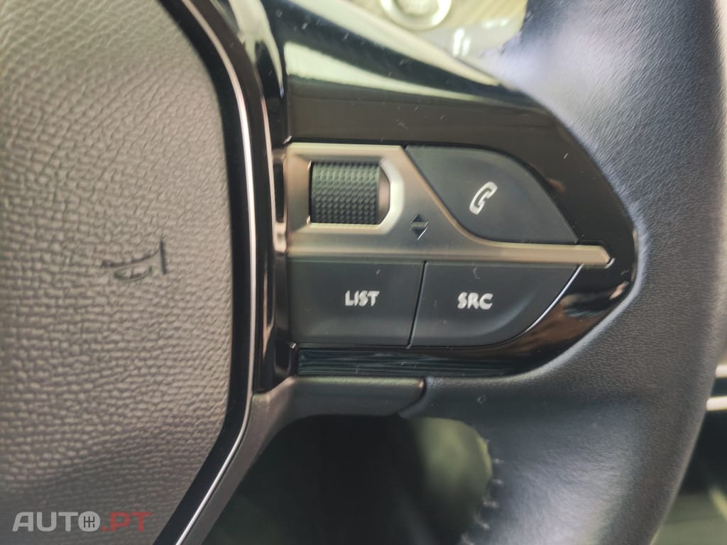 Peugeot 2008 1.5 BlueHDi Allure Pack