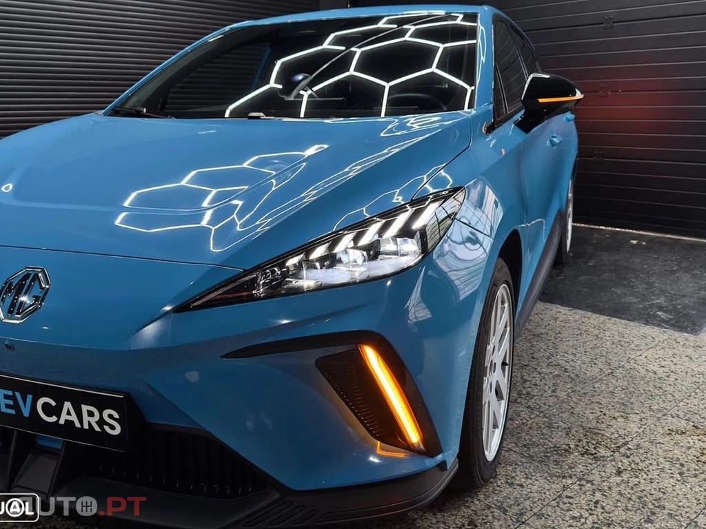MG MG4 64 kWh Luxury