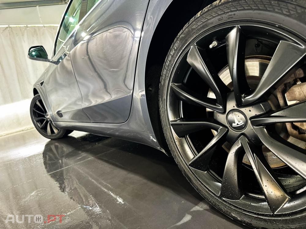 Tesla Model 3 Long-Range Dual Motor AWD
