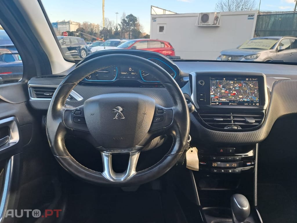 Peugeot 2008 1.2 PureTech Allure EAT6