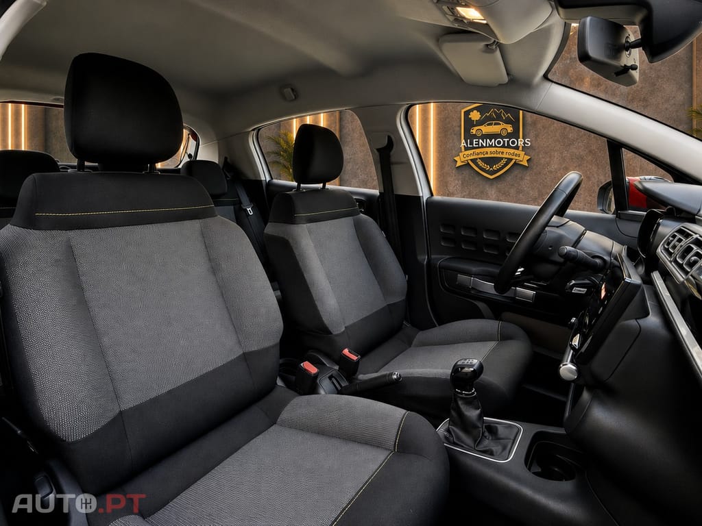 Citroën C3 1.2 PureTech Shine — fotografia 12