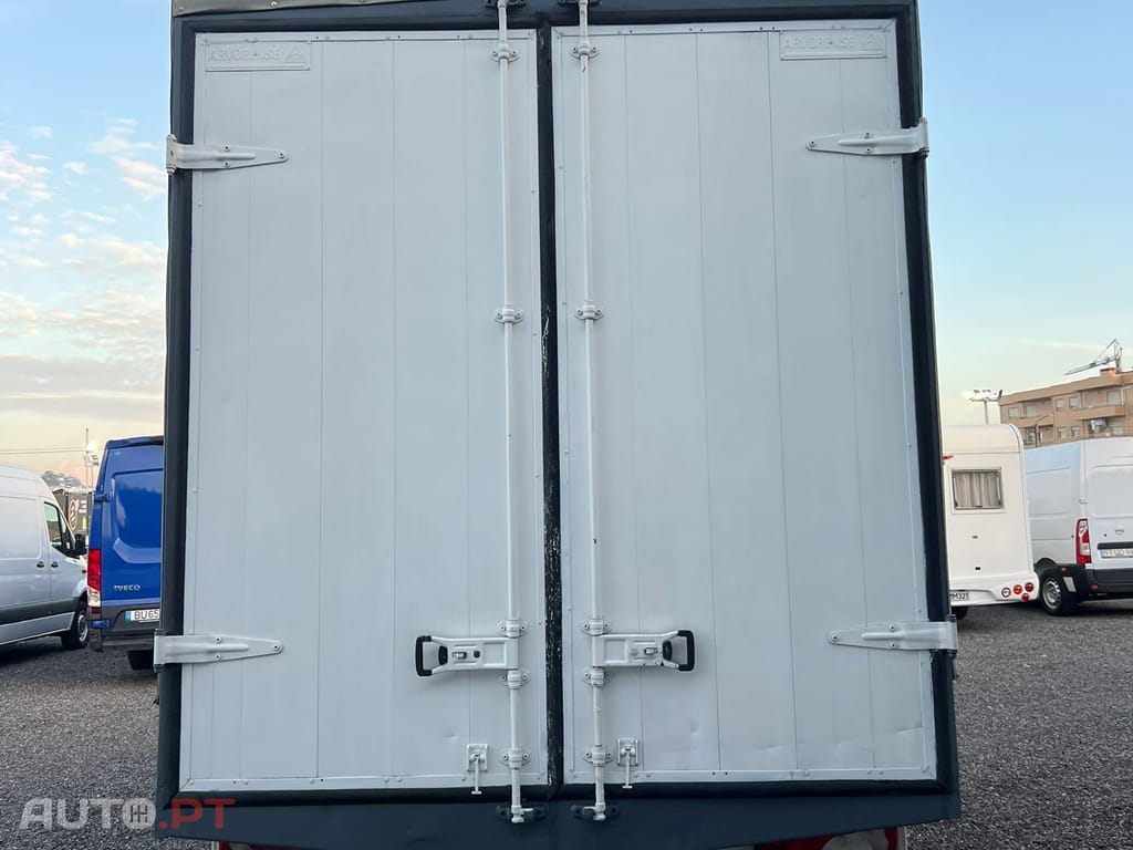 Volkswagen Crafter 35 2.5 TDi 164 Média