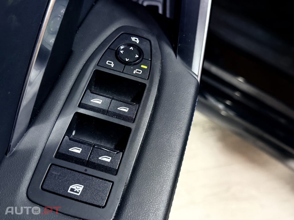 BMW iX1 xDrive30 Pack Desportivo M
