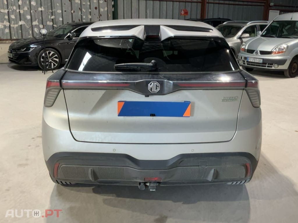 MG MG4 64 kWh Luxury