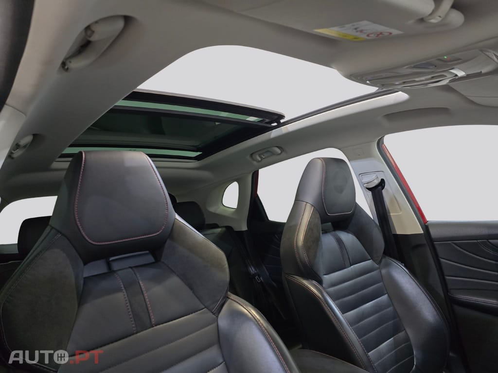 MG EHS PHEV Hybrid Luxury